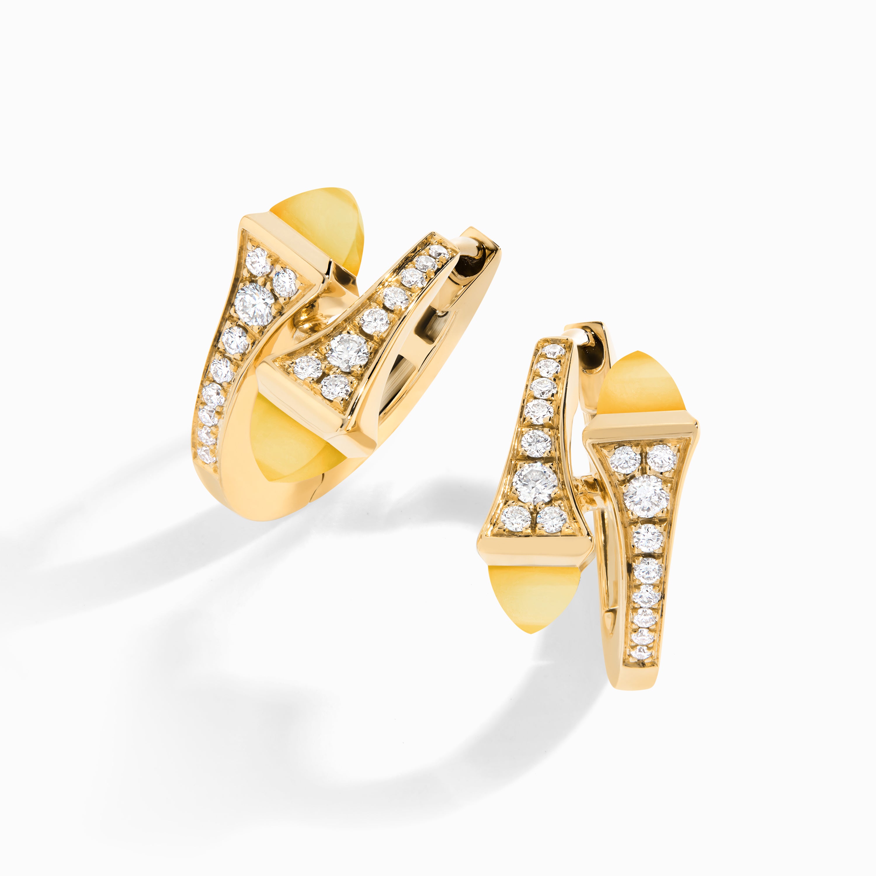 Cleo Diamond Huggie Earrings — фото 35