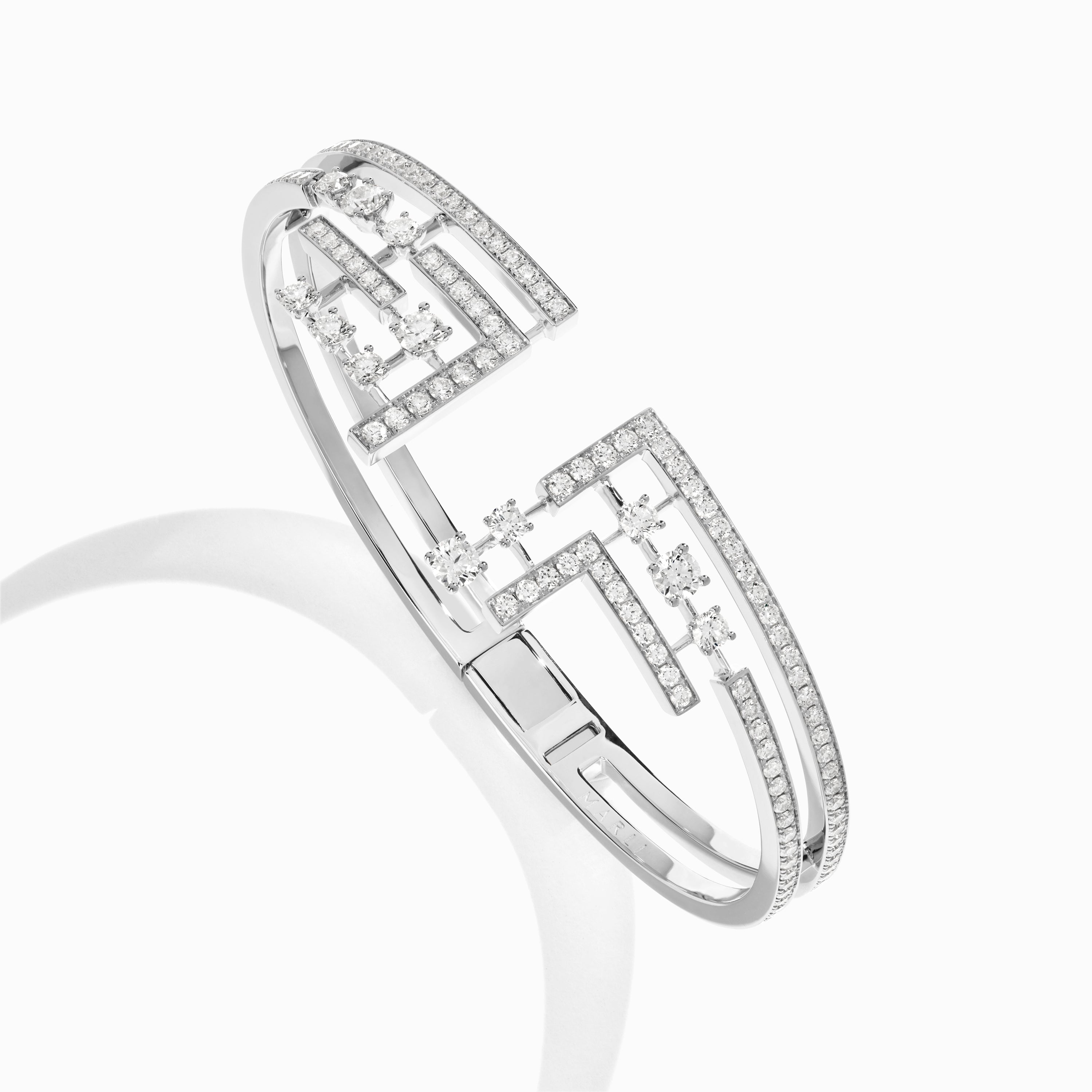 Avenues Crown Hinged Bracelet — фото 9