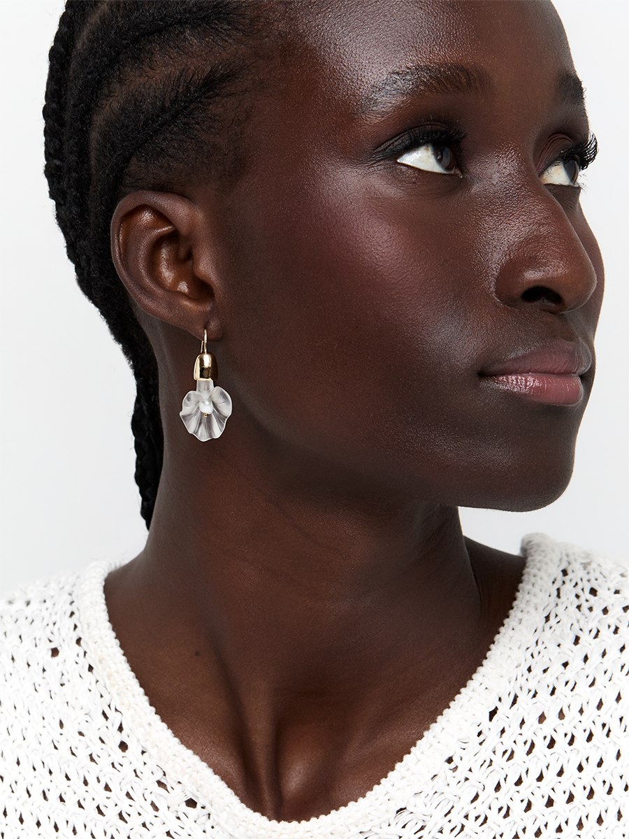 14kt Calla Lily Baroque Pearl Drop Earrings — фото 2