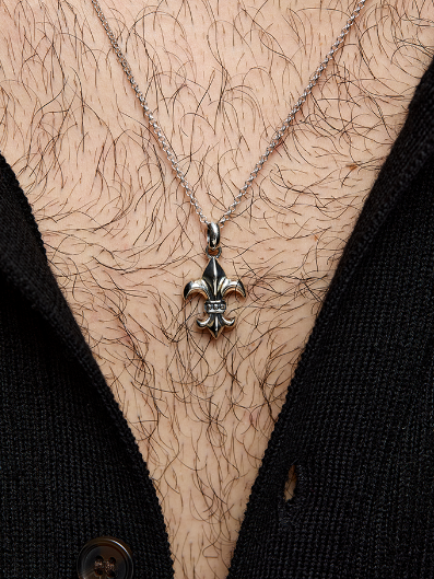 Fleur de Lis Necklace — фото 3