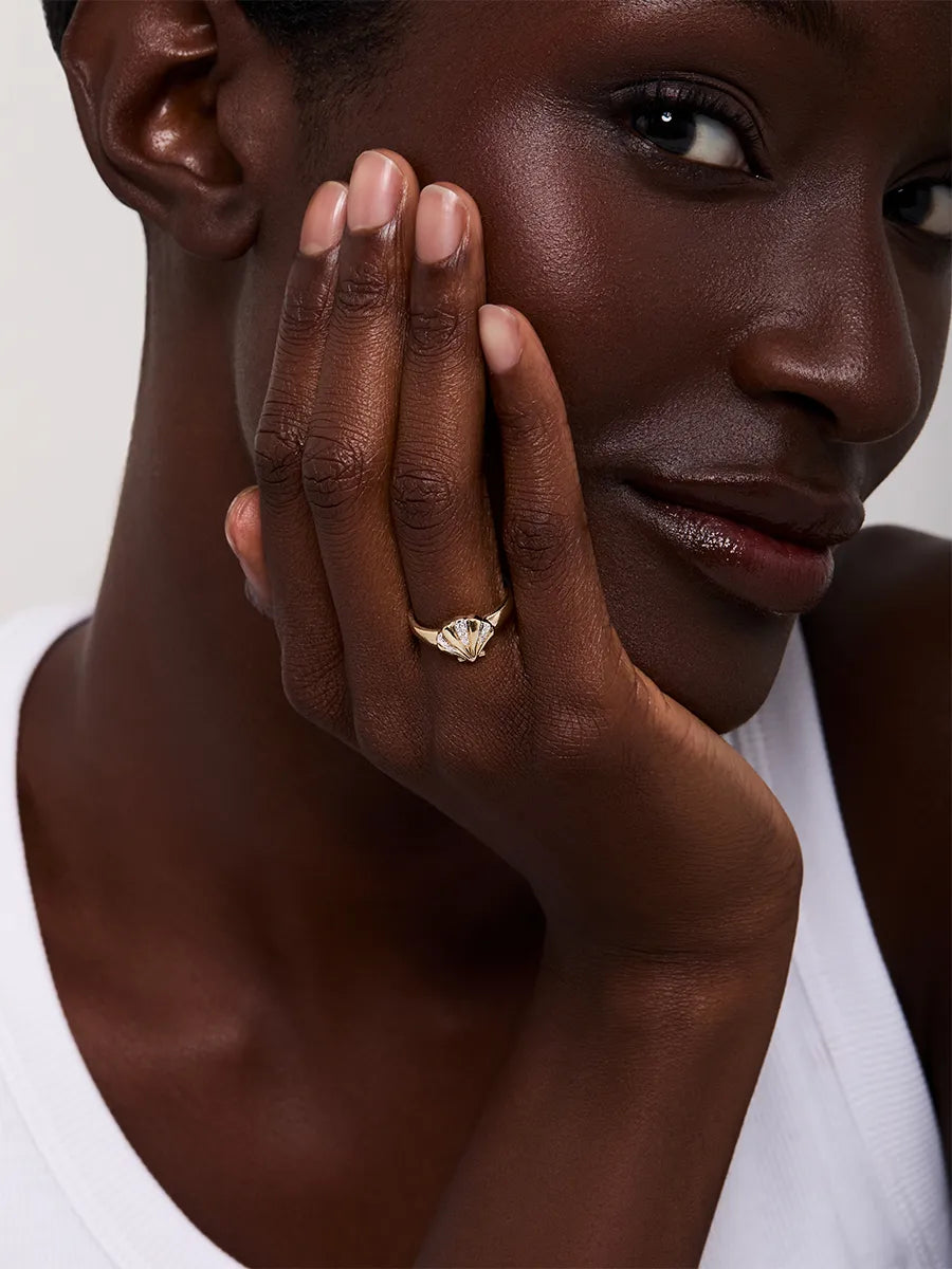 14kt Petite Venus Signet Ring — фото 2