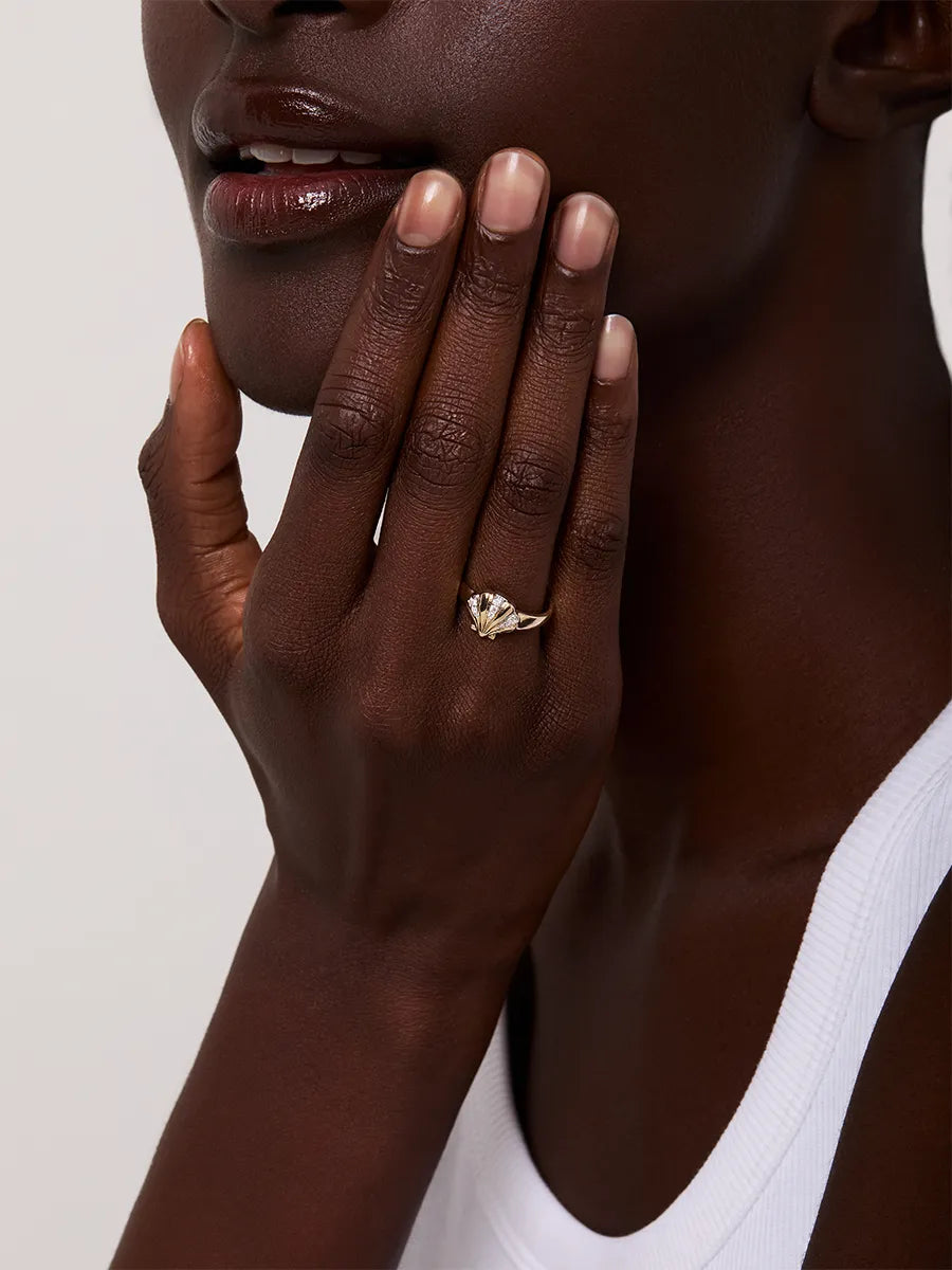 14kt Petite Venus Signet Ring — фото 3