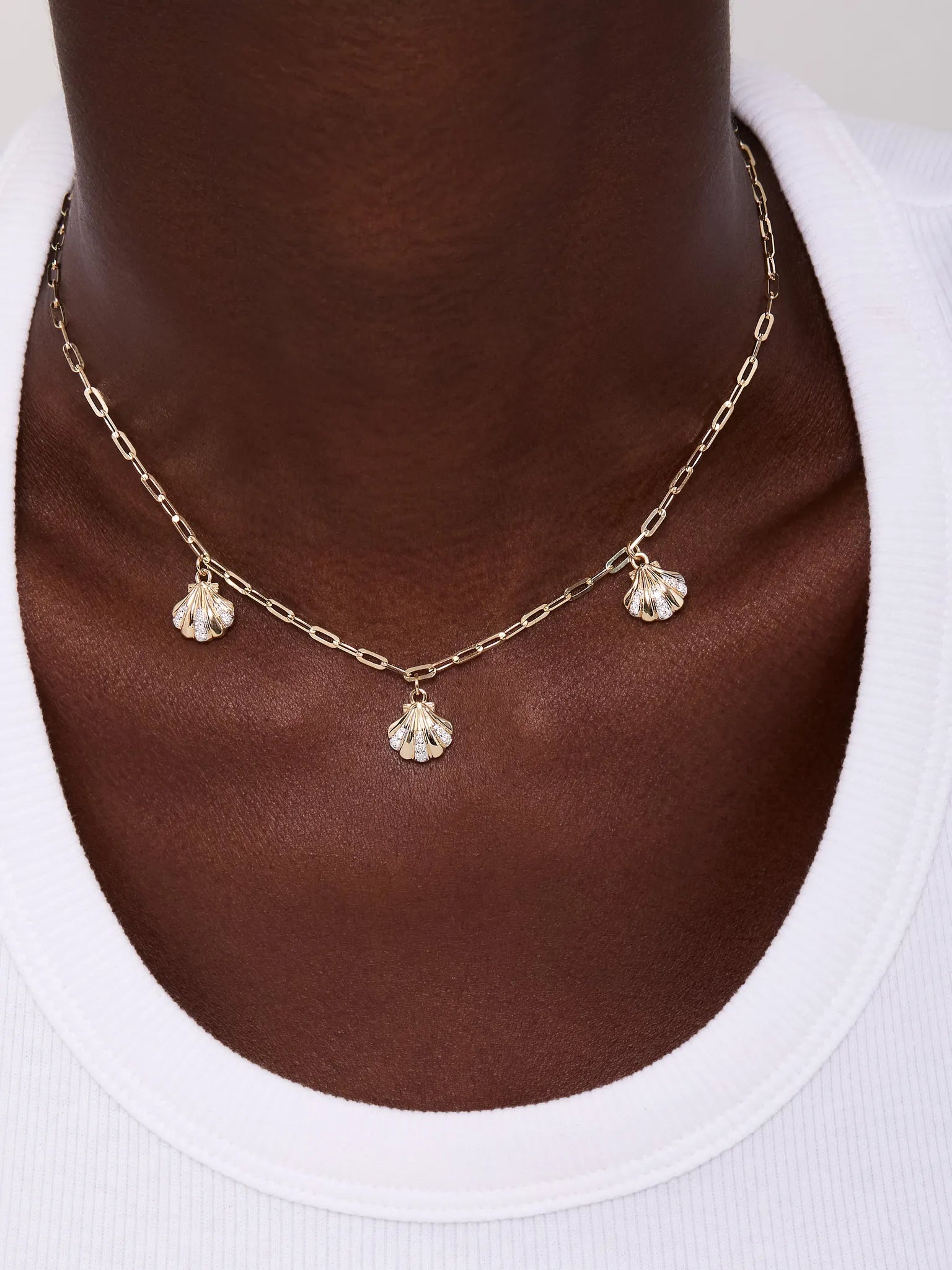14kt 3 Petite Venus Shell Necklace — фото 4