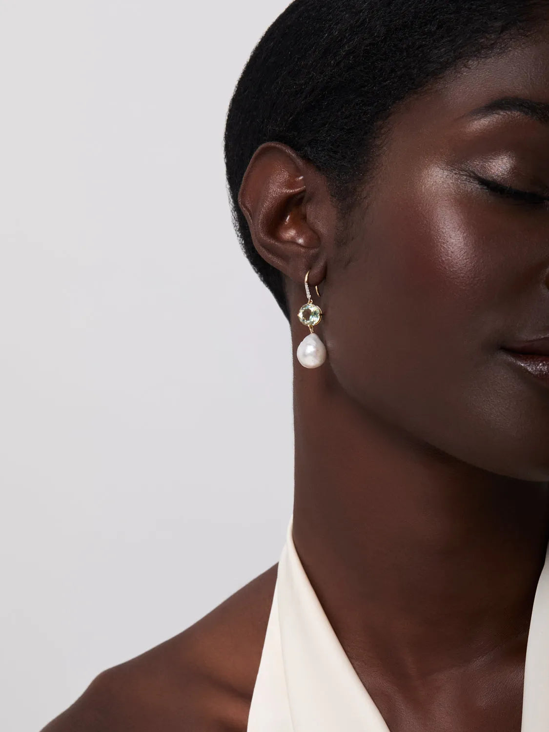 14kt Brilliant Green Amethyst and Baroque Pearl Drop Earrings — фото 2