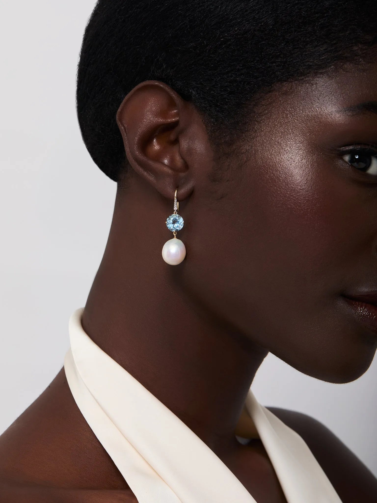 14kt Brilliant Blue Topaz and Baroque Pearl Drop Earrings — фото 2