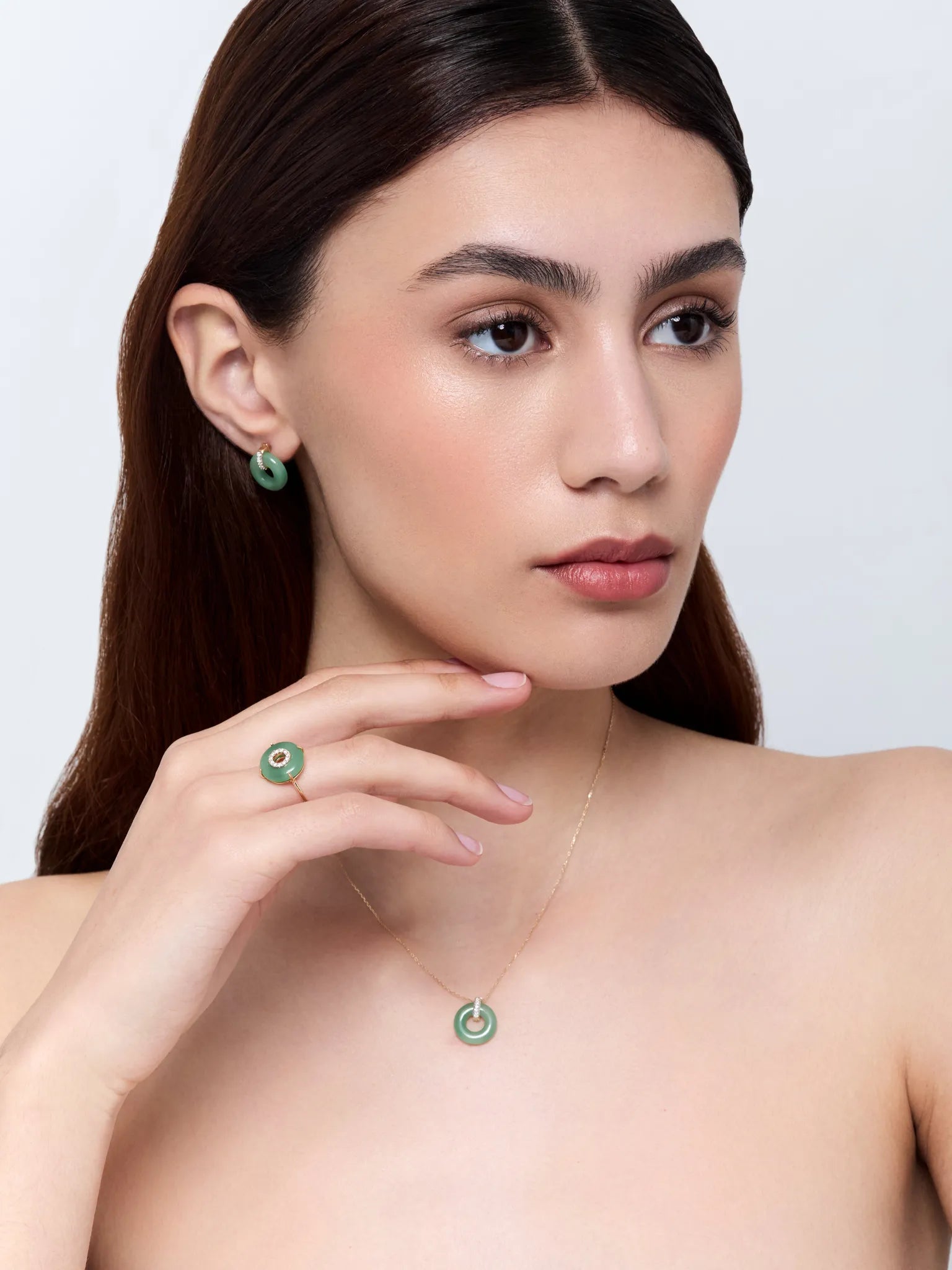 14kt Jade Donut and Diamond Door Knocker Necklace — фото 2