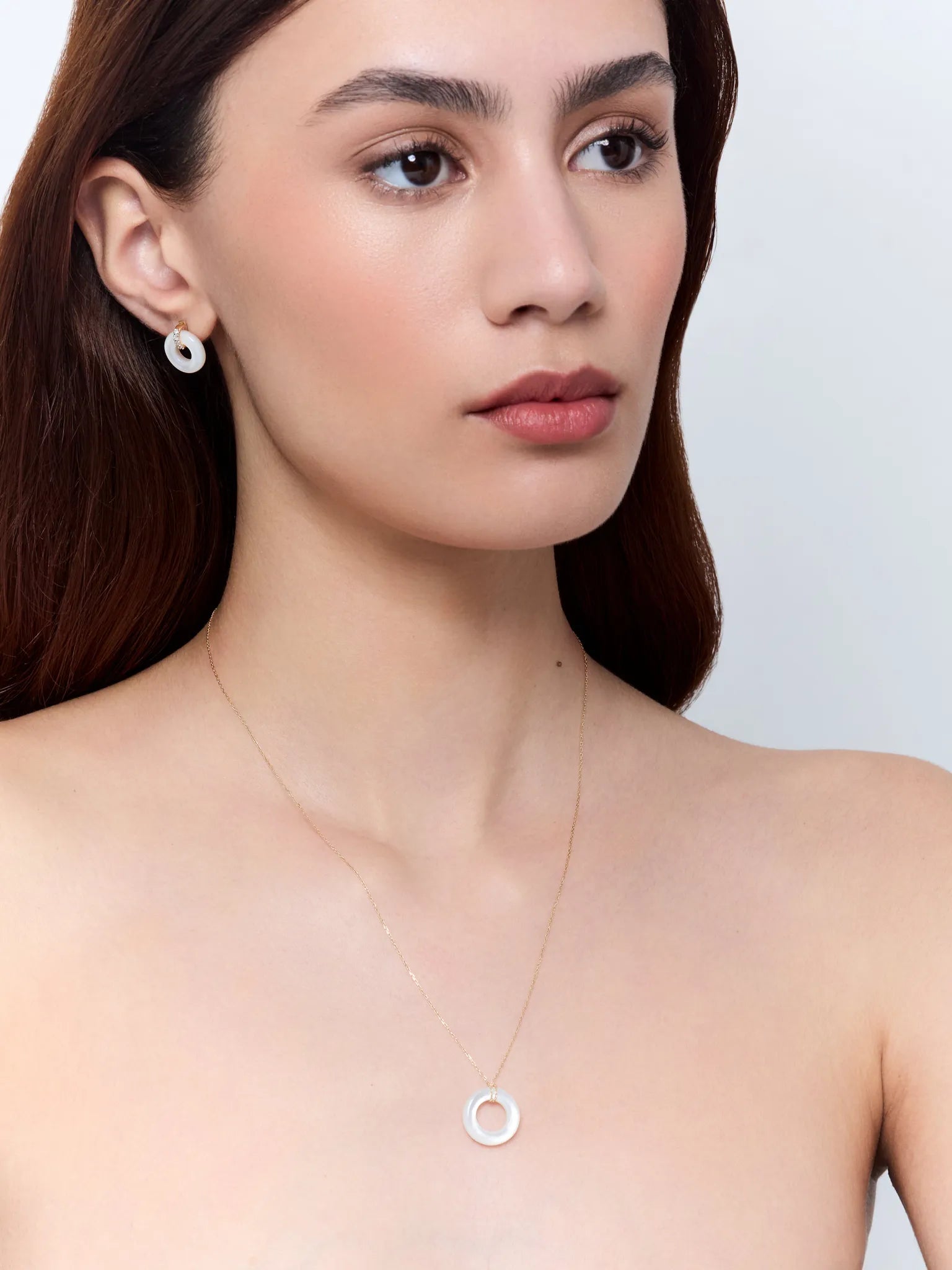 14kt Mother of Pearl Donut Necklace — фото 2