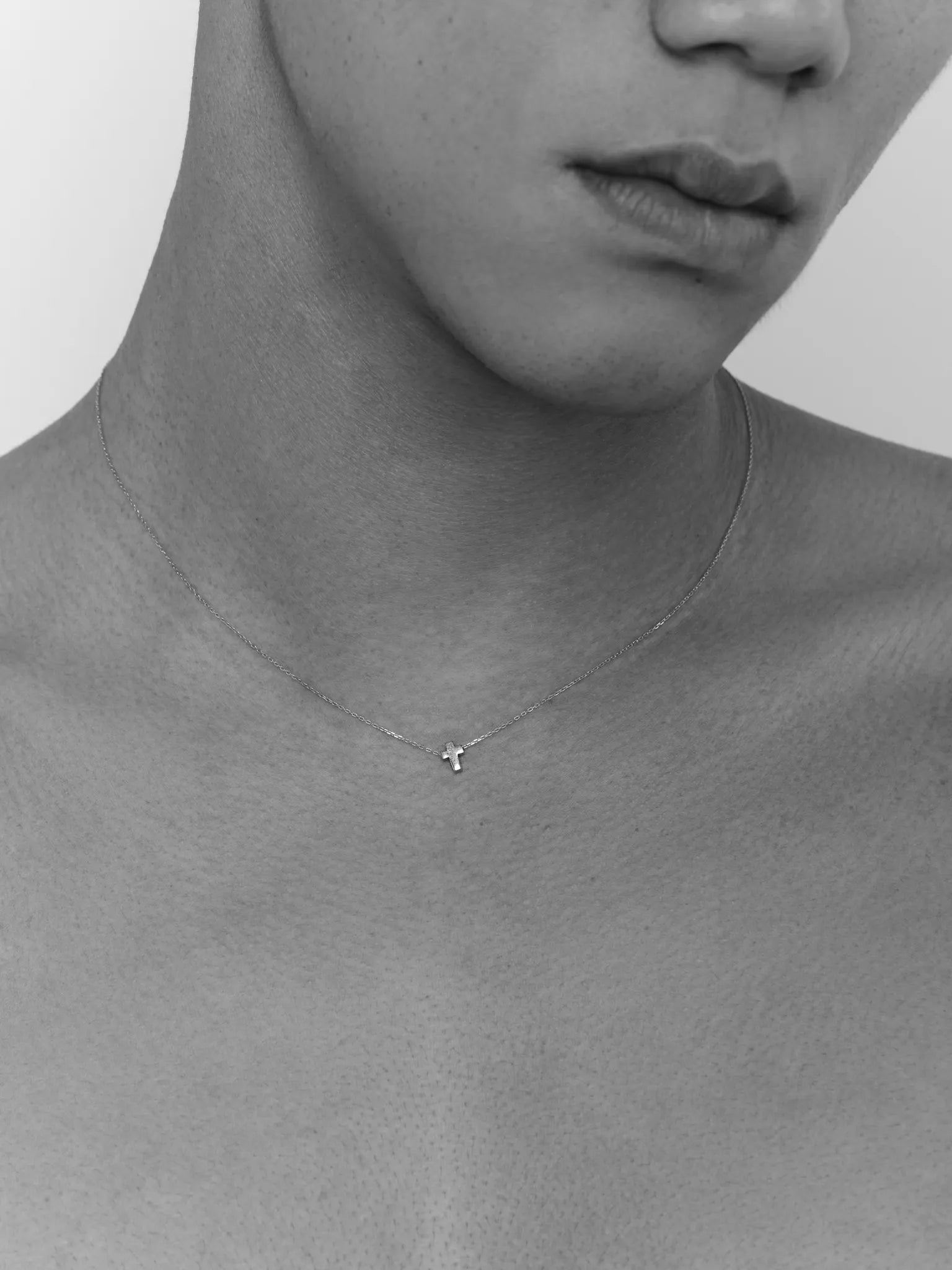 Suspended Cross Necklace — фото 5