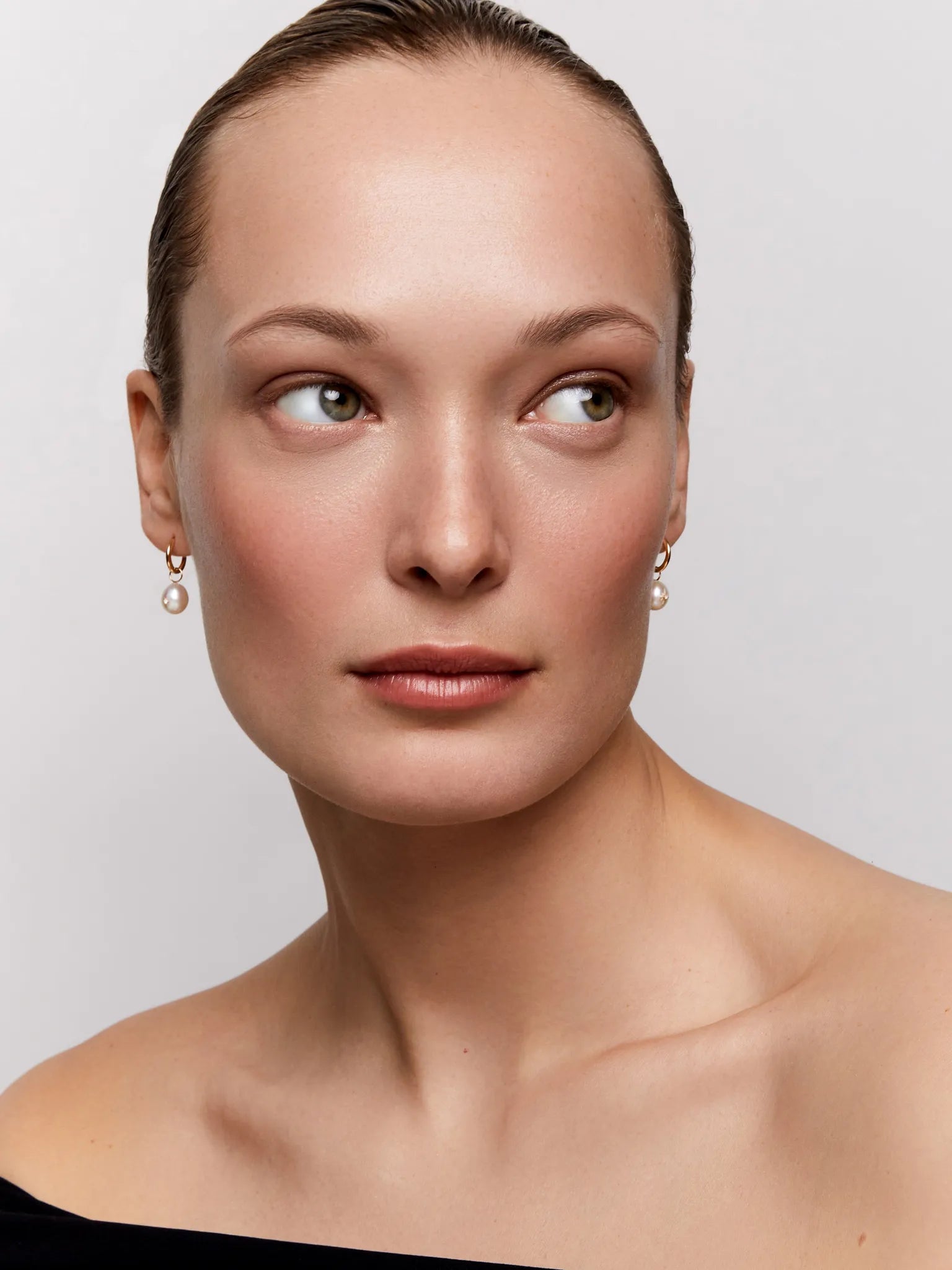 14kt Diamond Studded Baroque Pearl Drop Earrings — фото 3