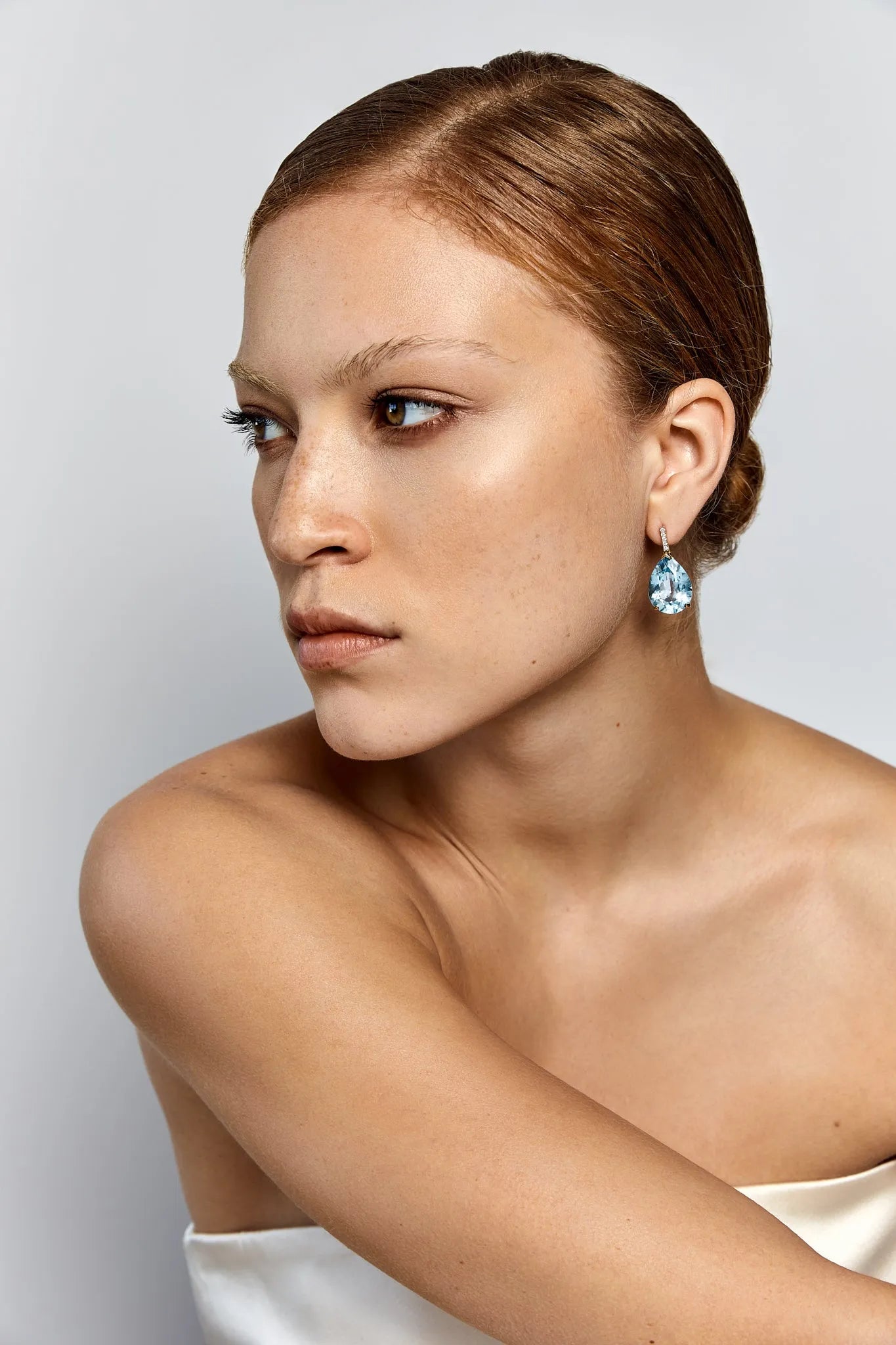 14kt Swiss Blue Topaz Pear drop earrings — фото 2