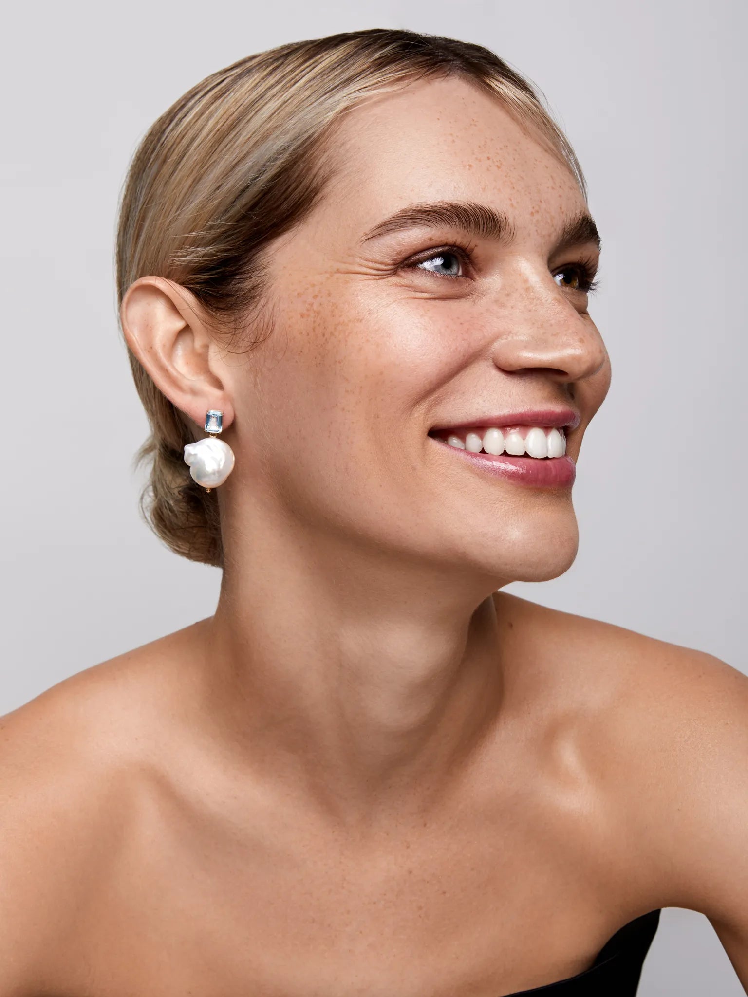 14kt Blue Topaz and Baroque Pearl Drop Earrings — фото 3
