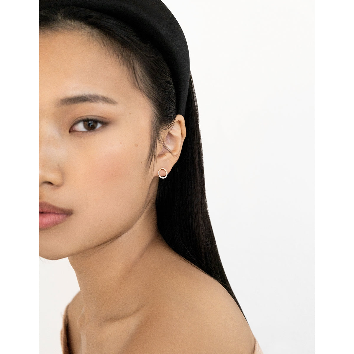 *14kt Gold Small  Halfmoon Hoops — фото 2