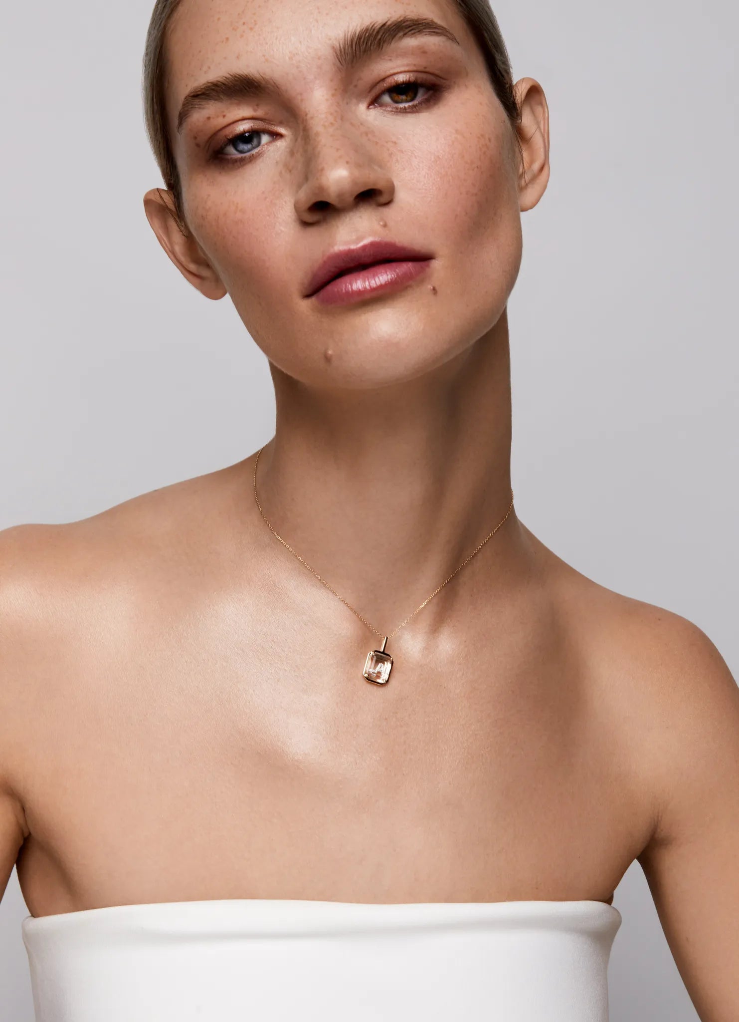 14kt Gold Frame Secret Initial Necklace — фото 2