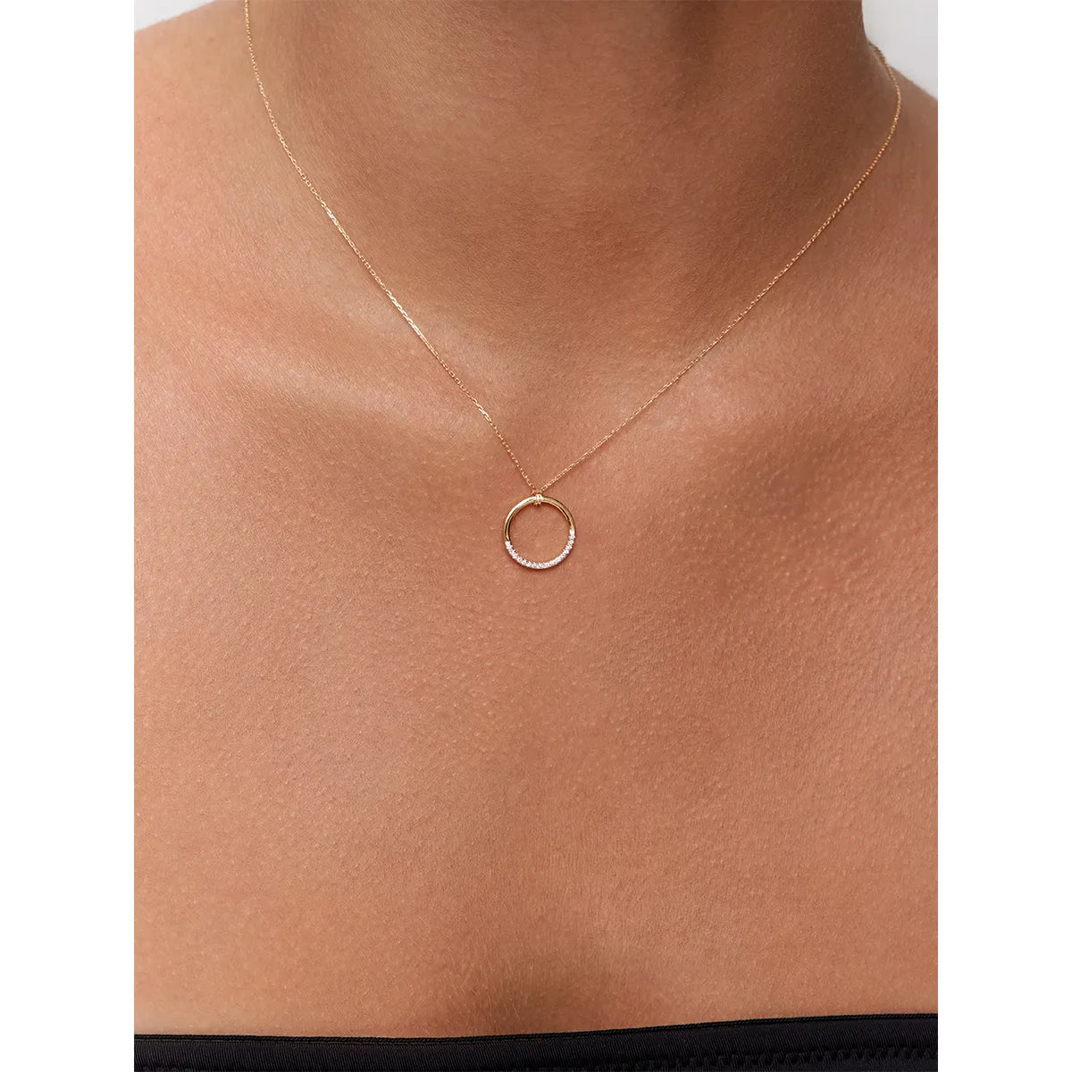 14kt Gold Medium Halfmoon pendant with diamonds — фото 2