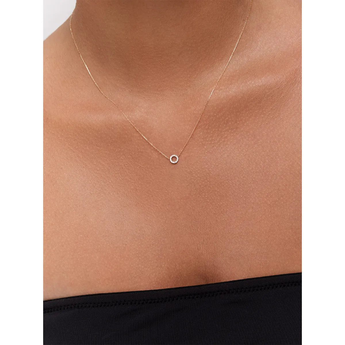 *14kt Gold Mini Diamond Circle Necklace — фото 3