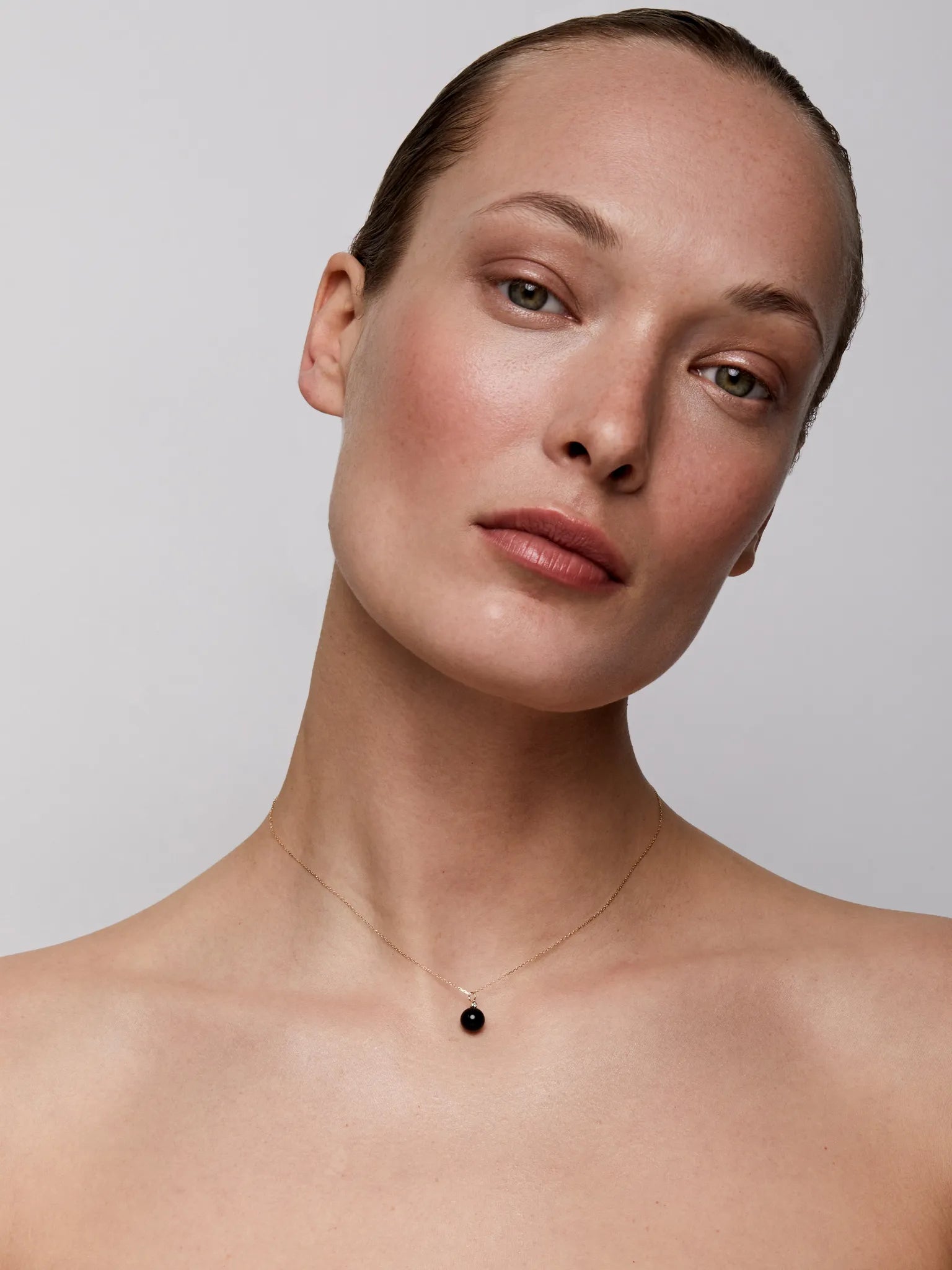 14kt Gold Onyx and Diamond Dot Necklace — фото 2
