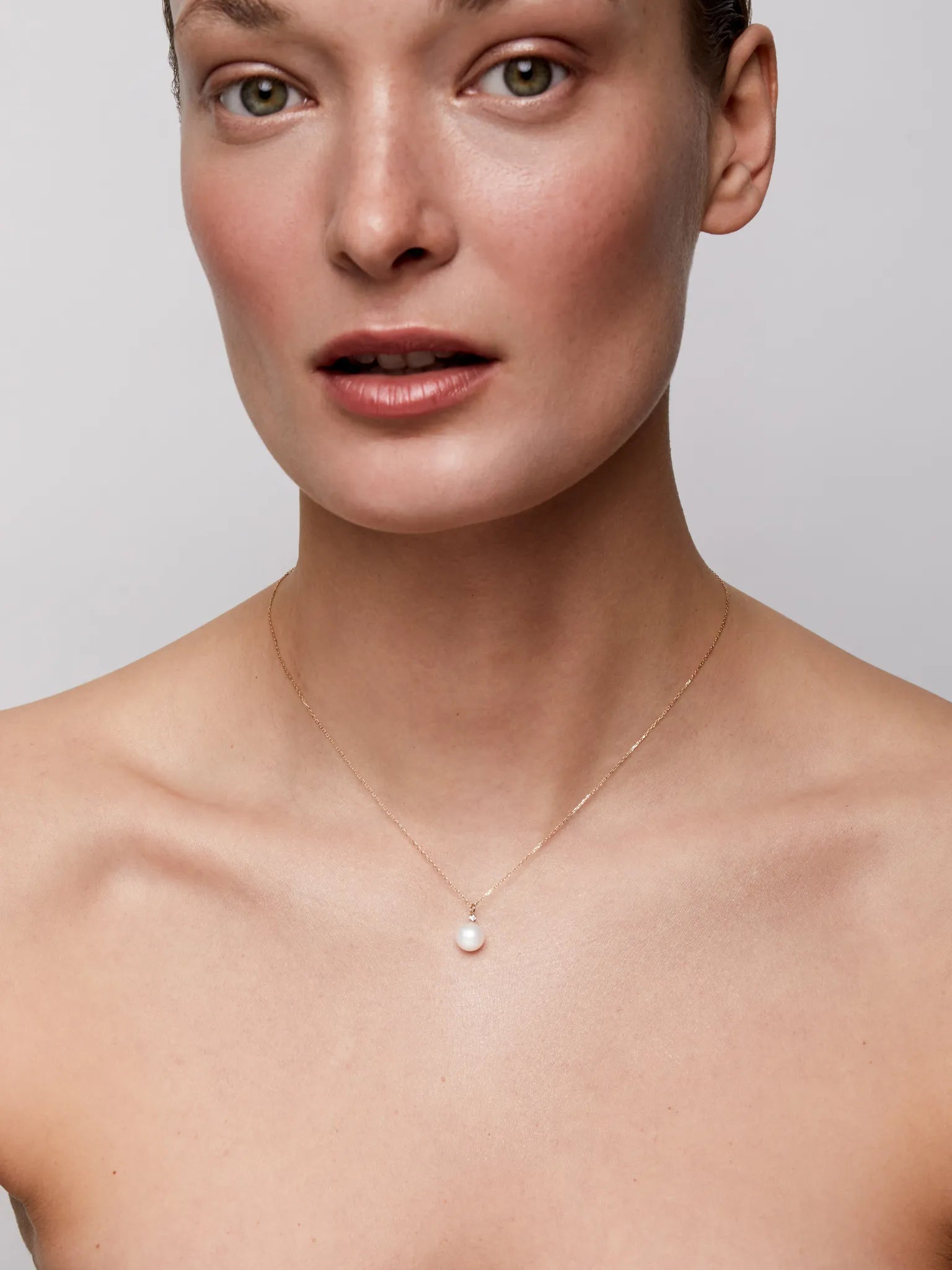 14kt Gold Pearl and Diamond Dot Necklace — фото 2