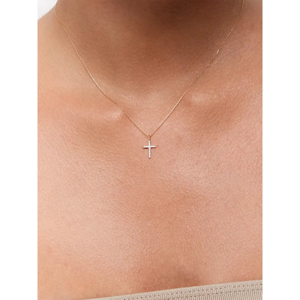 14kt Gold Small Diamond Cross Necklace — фото 2