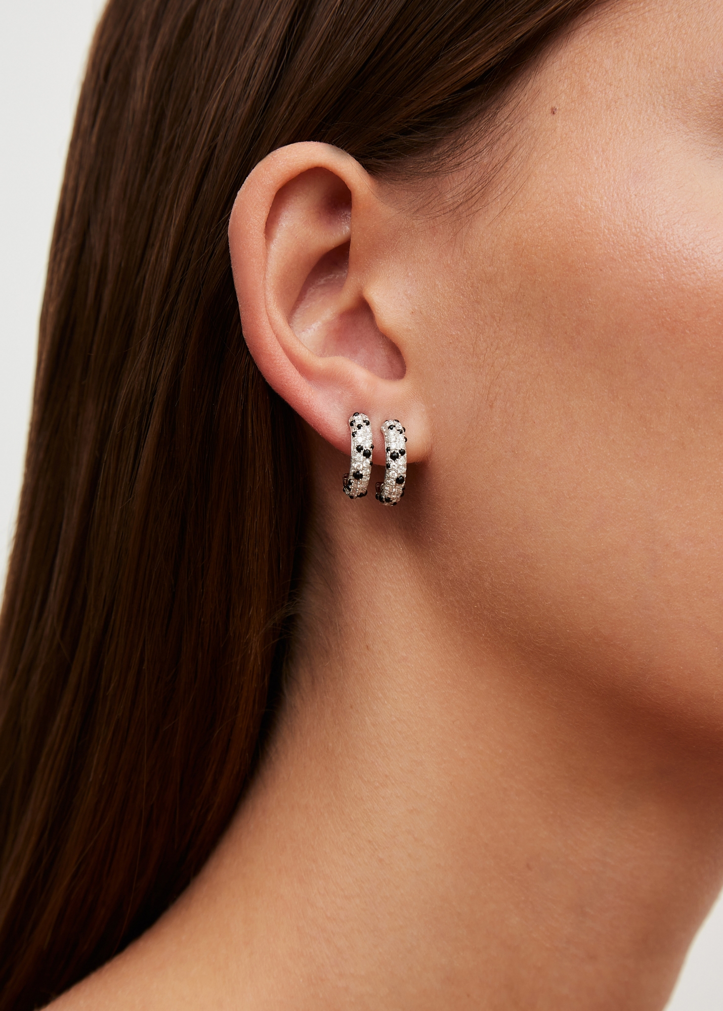 PAIRE DE CREOLES DALMATIEN DIAMANTS OR BLANC — фото 4