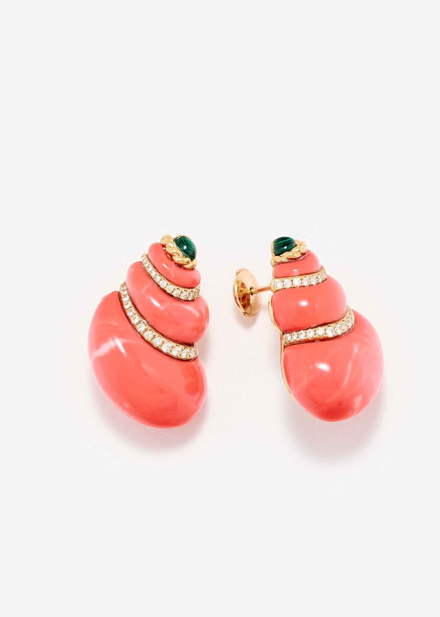 PAIRE DE BOUCLES D’OREILLE COQUILLAGE CORAIL OR JAUNE — фото 4
