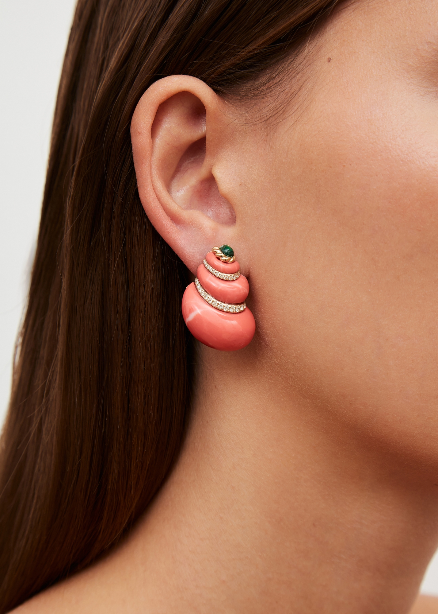 PAIRE DE BOUCLES D’OREILLE COQUILLAGE CORAIL OR JAUNE — фото 6