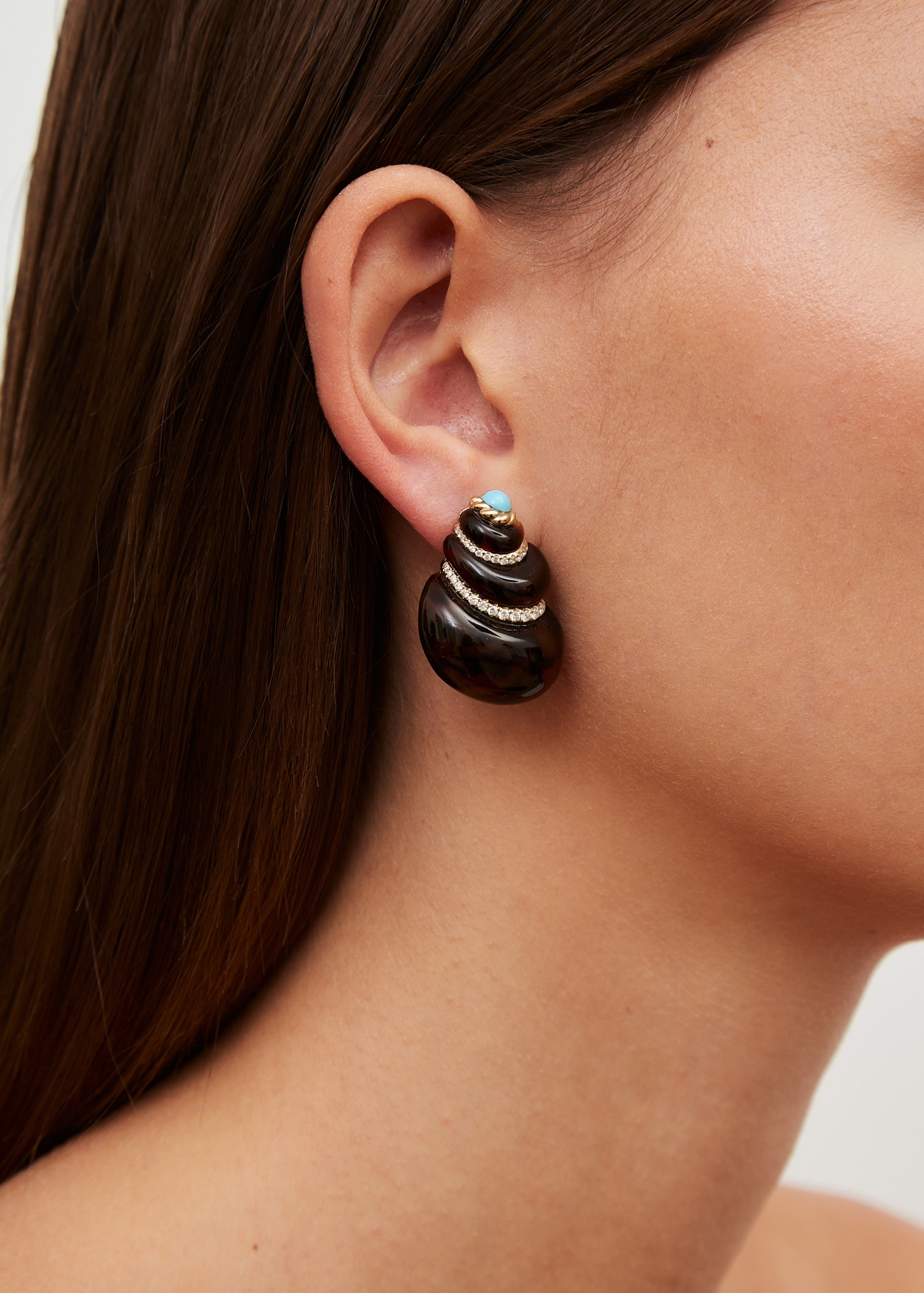 PAIRE DE BOUCLES D’OREILLE COQUILLAGE LÉOPARD OR JAUNE — фото 2