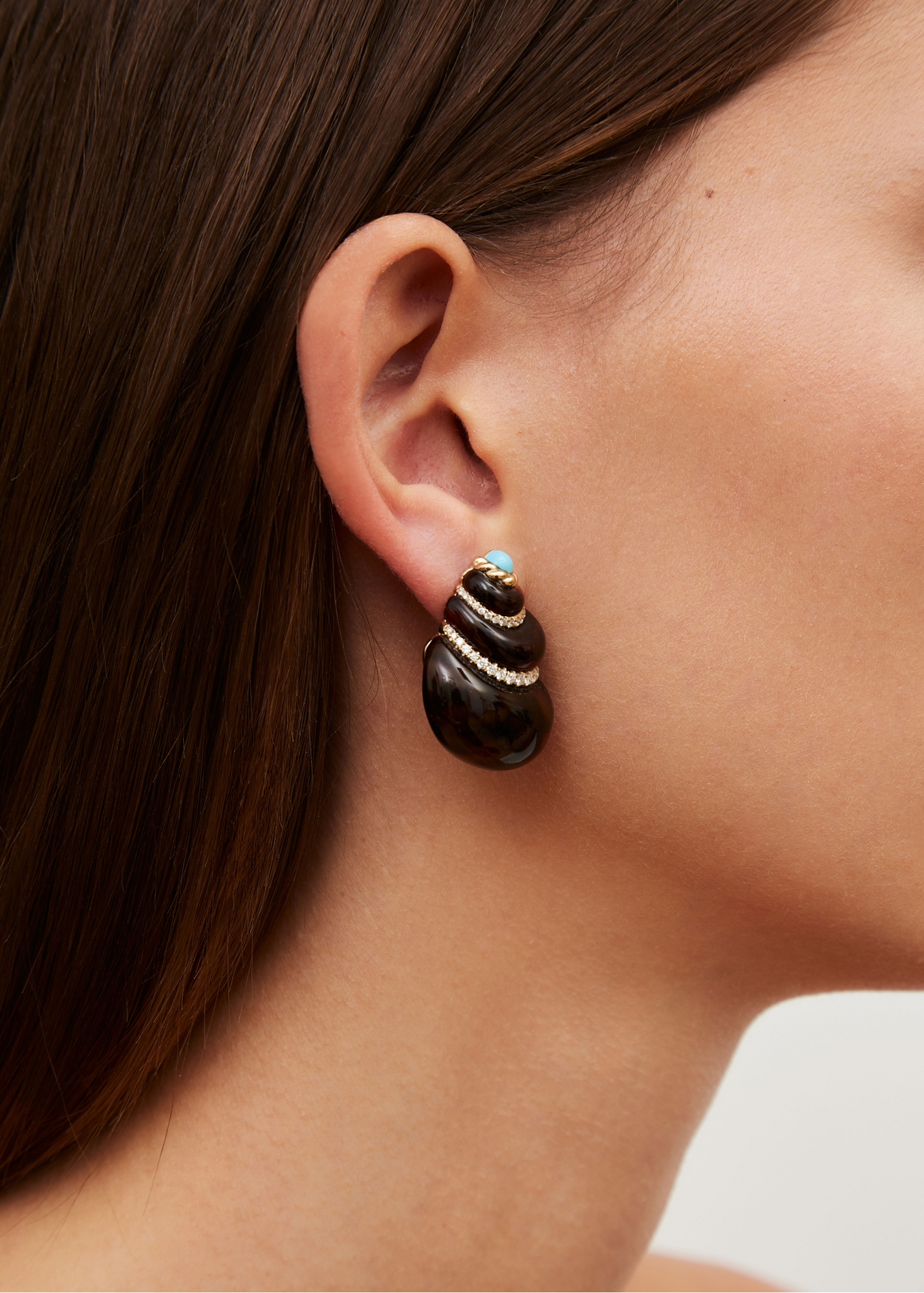 PAIRE DE BOUCLES D’OREILLE COQUILLAGE LÉOPARD OR JAUNE — фото 3