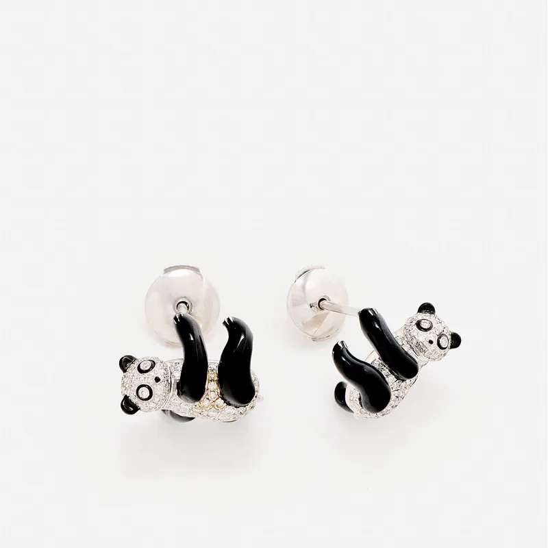 PAIRE DE BOUCLES D’OREILLE PANDA DIAMANTS OR BLANC