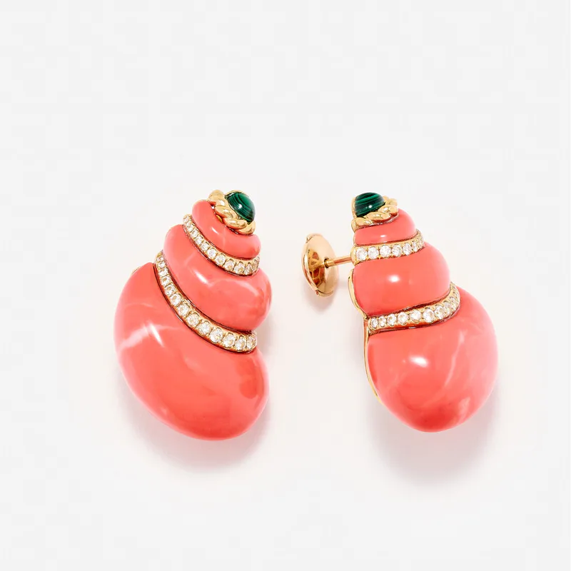 PAIRE DE BOUCLES D’OREILLE COQUILLAGE CORAIL OR JAUNE