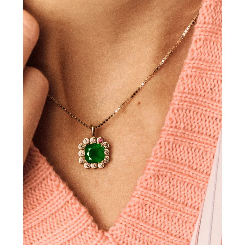 ROBIN GREEN CHALCEDONY