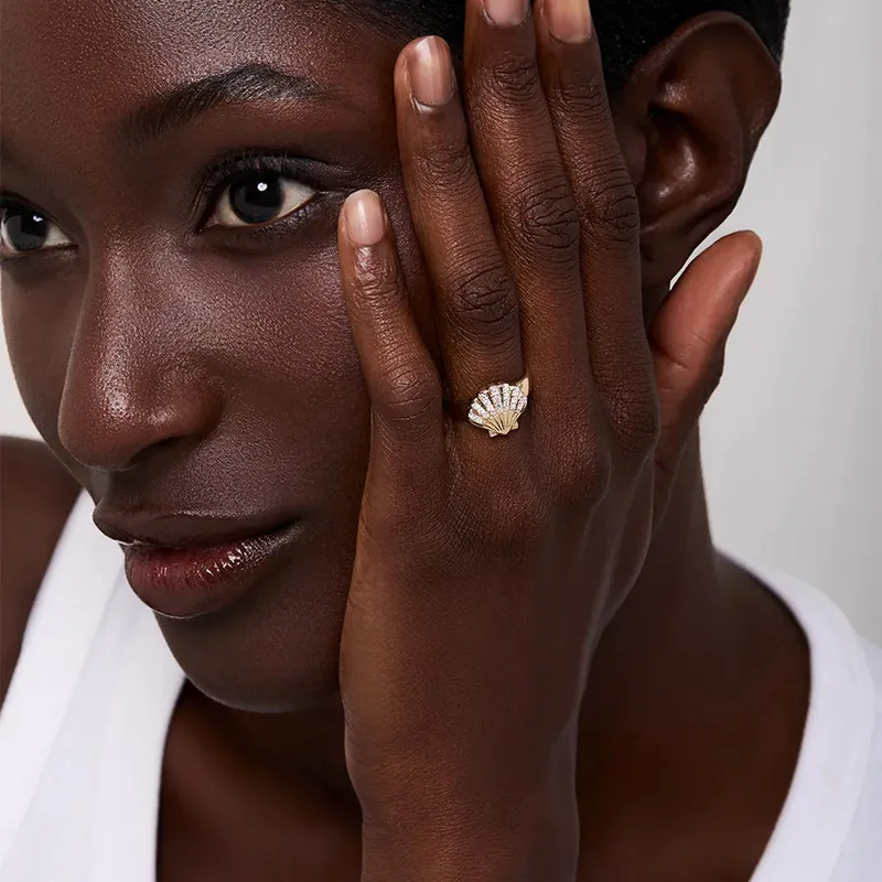 14kt Diamond Venus Signet Ring
