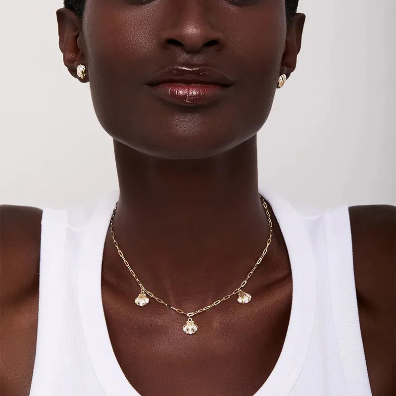 14kt 3 Petite Venus Shell Necklace