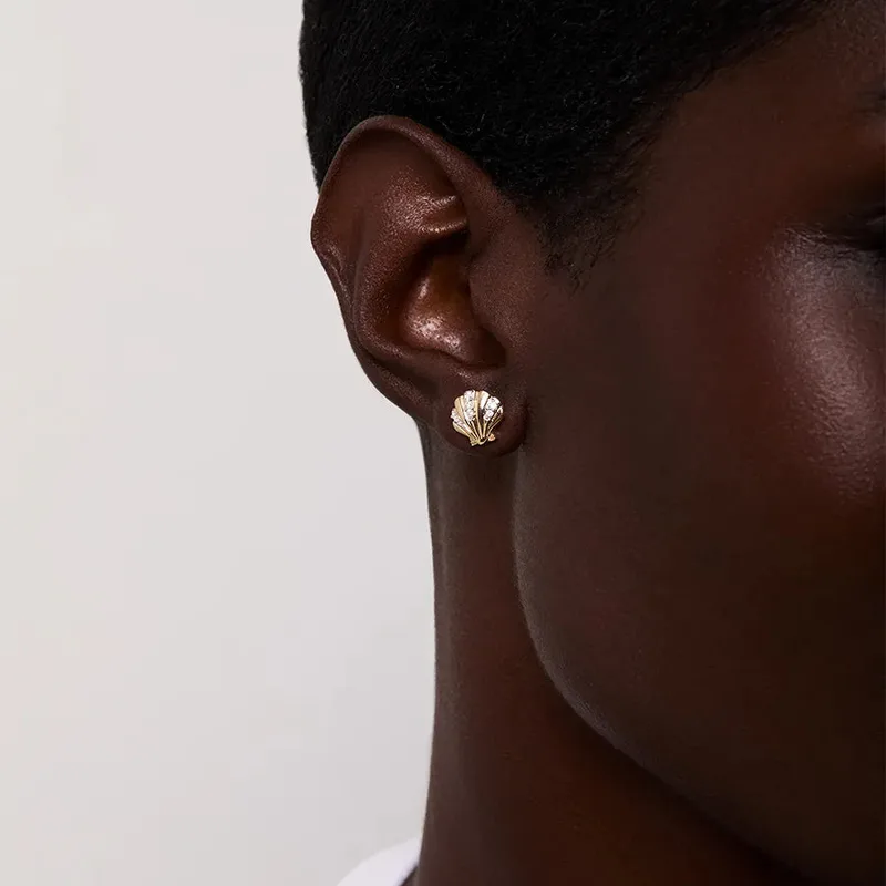 14kt Petite Venus Studs