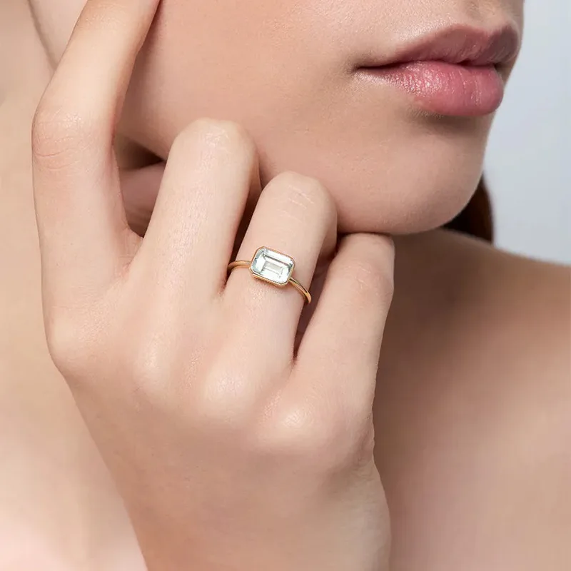 14kt Green Amethyst Bezeled Ring