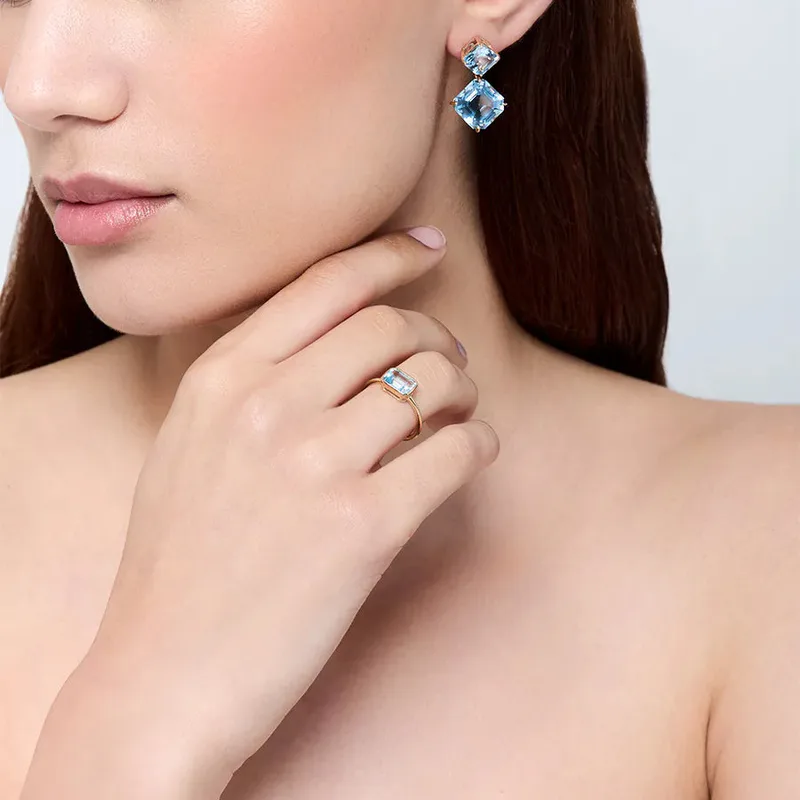 14kt Blue Topaz Bezel Ring