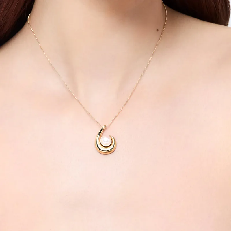14kt Pearl Curl Necklace
