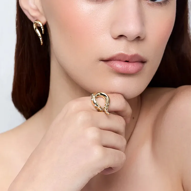 14kt Swoosh Ring