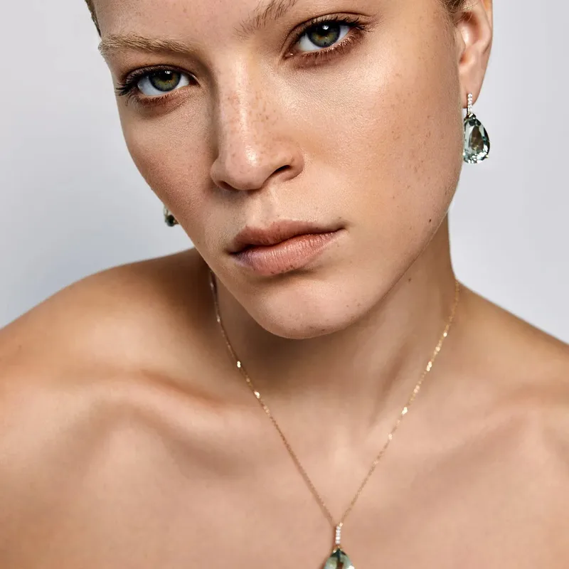 14kt Green Amethyst Pear drop earrings