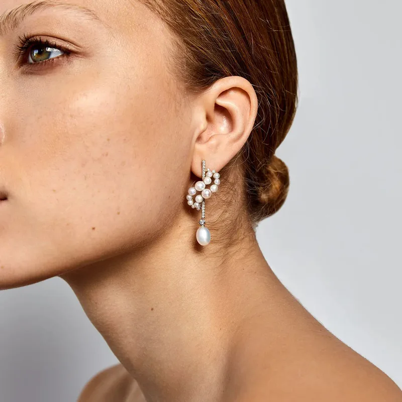 14kt Gold Pearl Curve Form Earrings