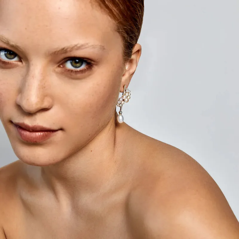 14kt Gold Pearl Curve Form Earrings