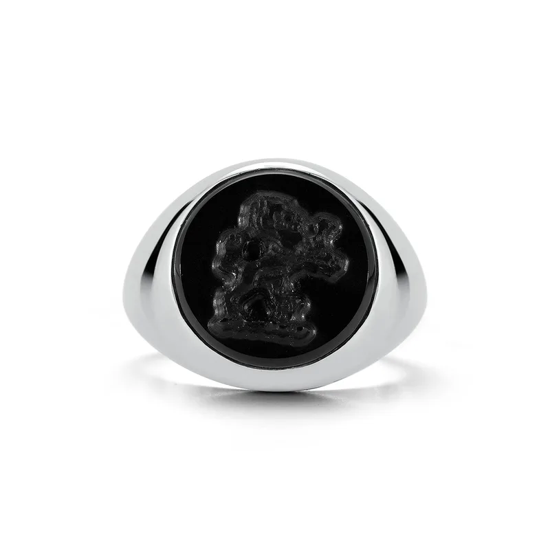 Carved Lion Onyx Ring