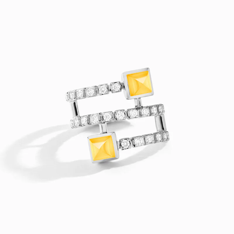 Cleo Lotus Twist Ear Cuff (Single R)