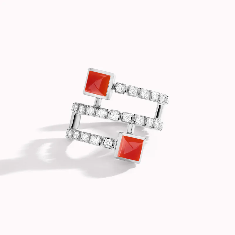 Cleo Lotus Twist Ear Cuff (Single L)