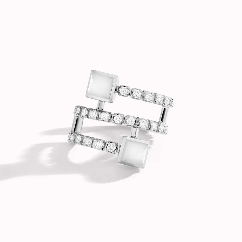 Cleo Lotus Twist Ear Cuff (Single L)